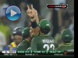 Mahela Jayawardene became the ninth batsman to pass 10,000 runs in one-day internationals but could not prevent�Pakistan winning by 21 runs to take a 2-1 lead in the five-match series.�Earlier, Mohammad Hafeez (83) and Imran Farhat (70) put on 151 for the first wicket before Pakistan were pegged back by paceman Lasith Malinga (2-57) and leg-spinner Seekkuge Prasanna (2-39).�Sri Lanka for 236 in 48.5 overs.Pakistan 257 for 8 (Hafeez 83, Farhat 70, Prasanna 2-39) beat Sri Lanka 236 (Dilshan 64, Ajmal 3-42, Gul 3-48) by 21 runs.�3rd ODI (Dubai), Nov 2011