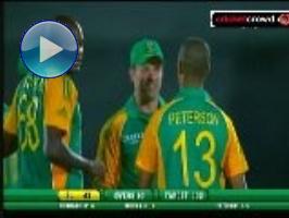 Crushing win as Sri Lanka crash to 43 all out: 1st ODI (Paarl)